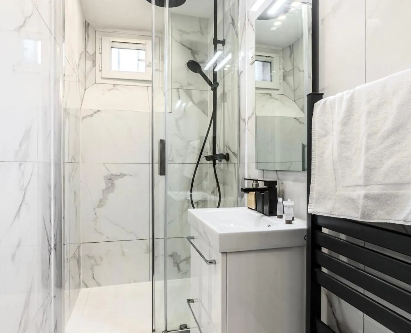 Apartment Splendide 18eme 6p