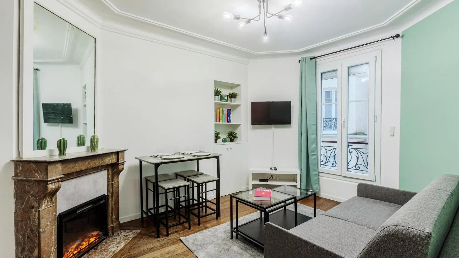 Splendide 18eme 6p * Paris