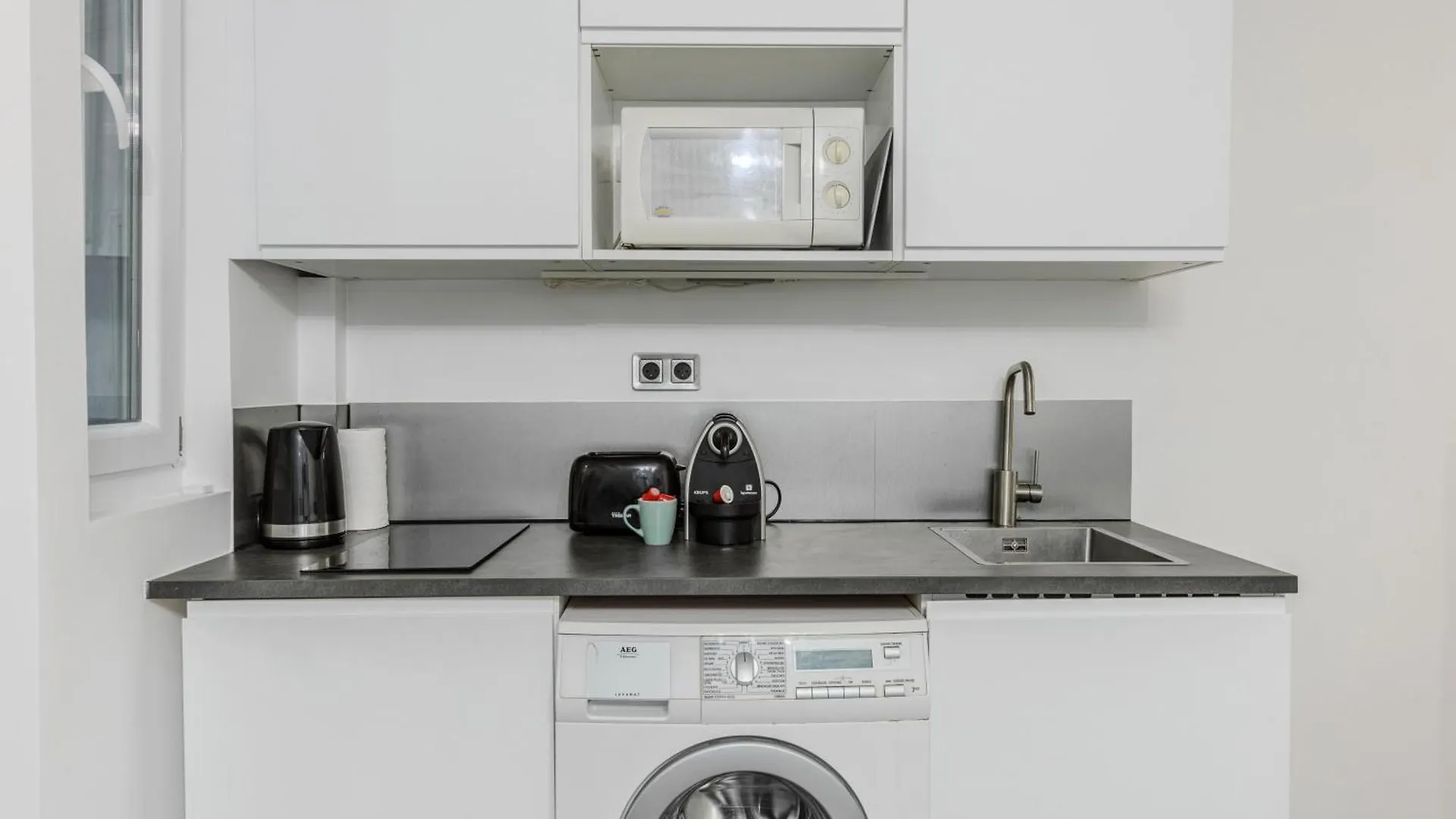 Apartment Splendide 18eme 6p Paris